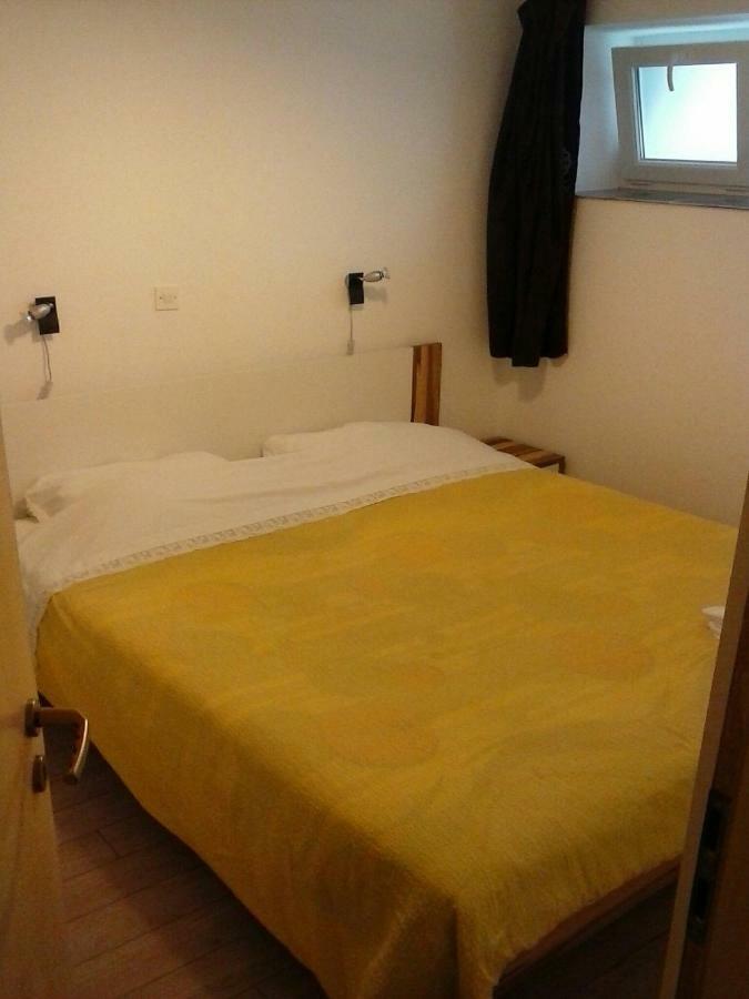 Apartmani Maric Selce Exterior foto